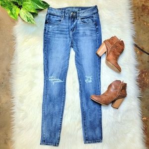 🎉 LAST CHANCE! 🎉 American Eagle Distressed High Rise Jeggings, Size 4 Short